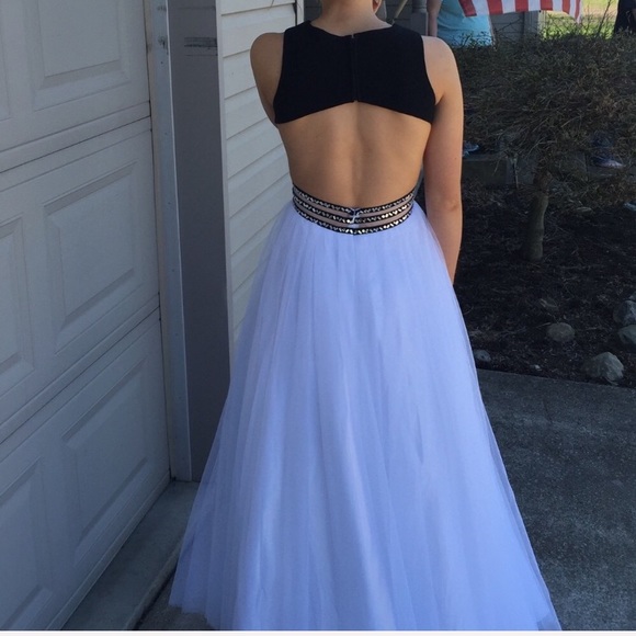 Size 3 prom dress with open back - Picture 3 of 5